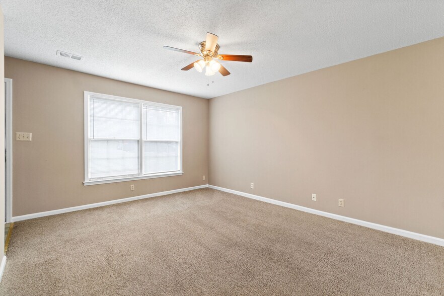 More Photos Of 279B Harrier ct, Clarksville Apartments For Sale