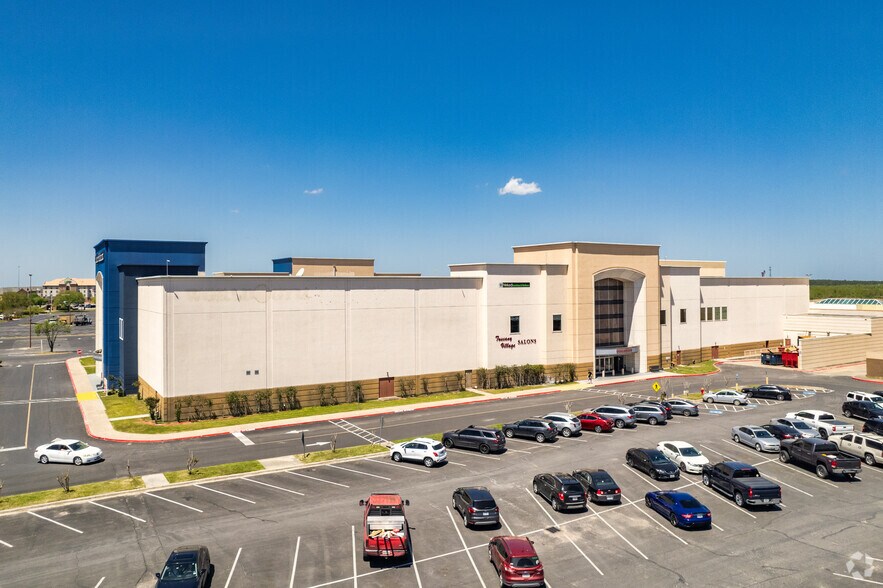 More Photos Of 10000 Emmett F Lowry Expy, Texas City Unknown For Lease