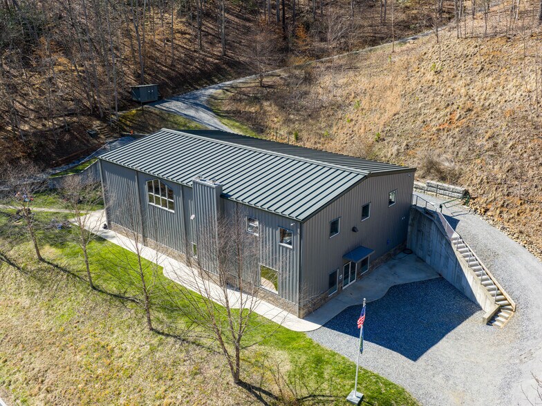 More Photos Of 95 Upstream Campus Trl, Sylva Schools For Sale