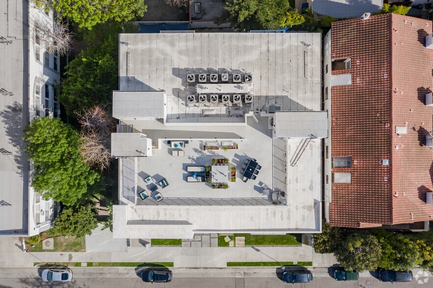 More Photos Of 738 S Ogden Dr, Los Angeles Apartments For Sale