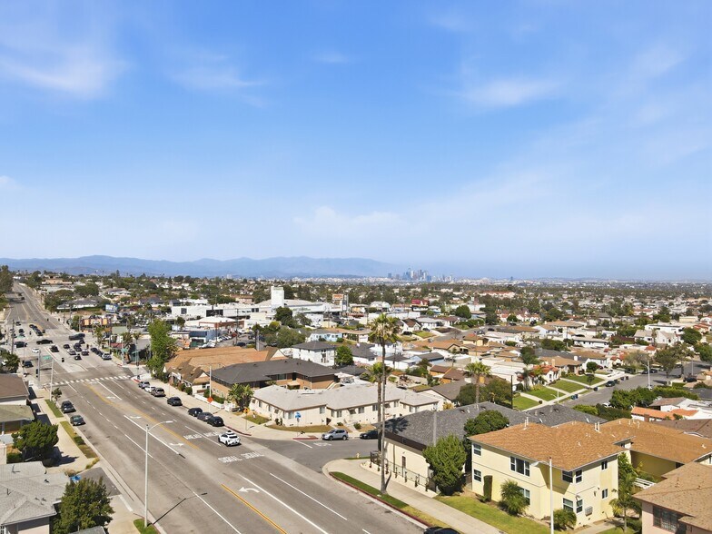 More Photos Of 4462 W 59th St, Los Angeles Apartments For Sale