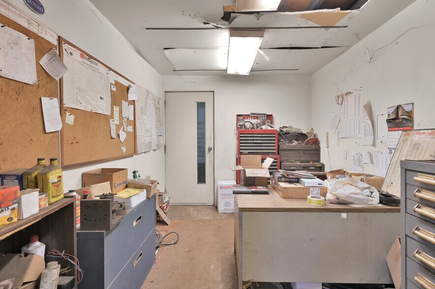 More Photos Of 480 Bowling rd, Pointblank Manufacturing For Sale