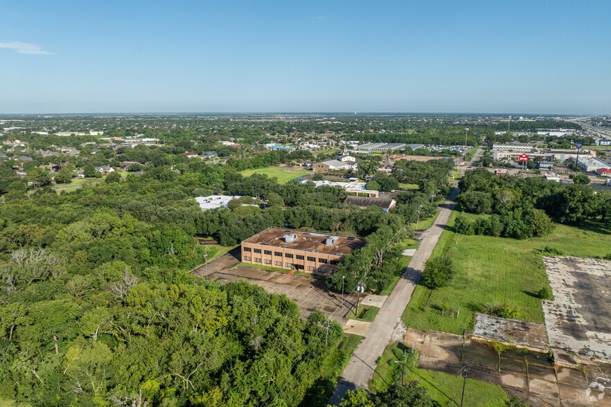 More Photos Of 3828 Hughes Ct, Dickinson Medical For Lease