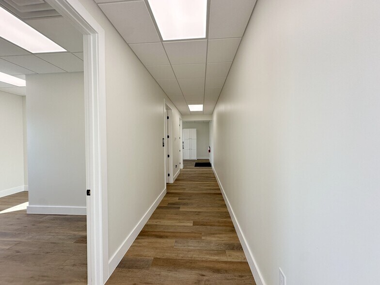 More Photos Of 1704 Westair, Gainesville Warehouse For Lease