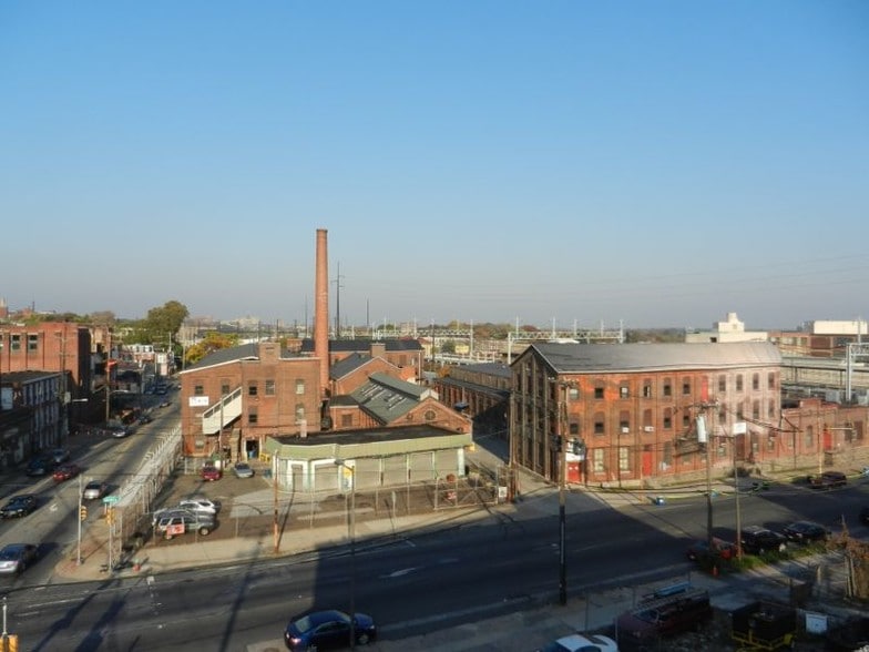 More Photos Of 212 W Roberts Ave, Philadelphia Manufacturing For Lease