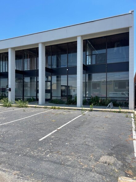 More Photos Of 1250 Commercial Ave, Oxnard Warehouse For Lease