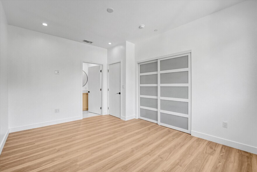 More Photos Of 7322 Newcastle Ave, Reseda Apartments For Sale