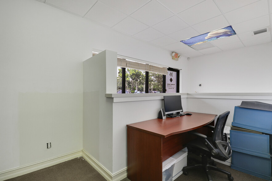 More Photos Of 3300 S Congress Ave, Boynton Beach Showroom For Sale