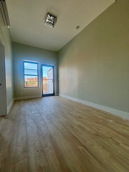 More Photos Of 2850 W 17th St, Brooklyn Apartments For Sale