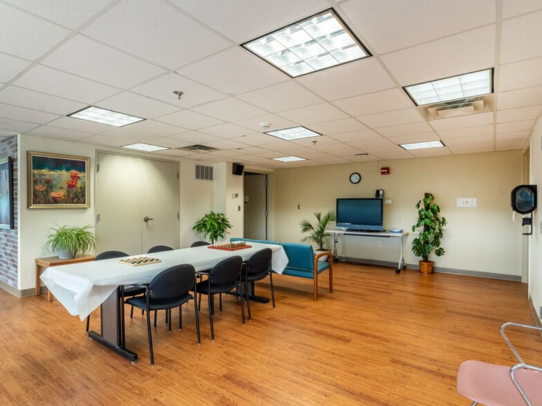 More Photos Of 116 Eddie Dowling Hwy, North Smithfield Hospital For Sale