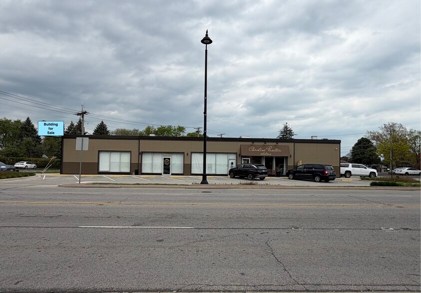 More Photos Of 7665-7667 N Milwaukee Ave, Niles Freestanding For Sale