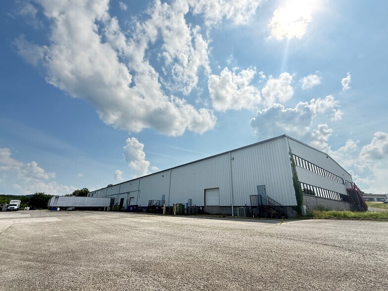 More Photos Of 175 Industrial Park Dr, Hollister Industrial For Sale