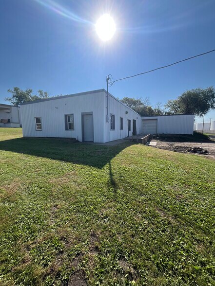 More Photos Of 76 21st St, Newport Warehouse For Lease