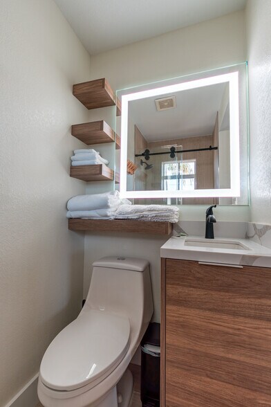 More Photos Of 2502 Tamarind Dr, Hutchinson Island Hotel For Sale