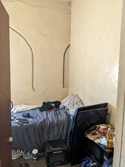 More Photos Of 576 E 152nd St, Cleveland Apartments For Sale