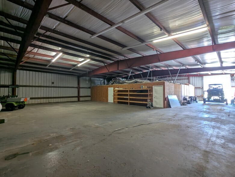 More Photos Of 635 Langham Rd, Beaumont Warehouse For Sale