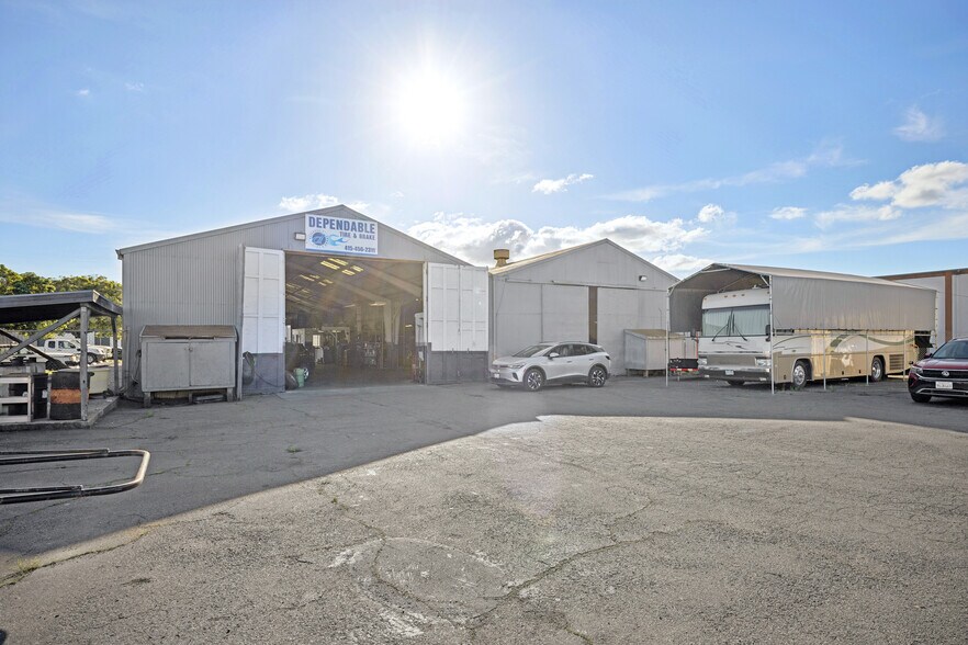 More Photos Of 25 Market St, San Rafael Service For Sale
