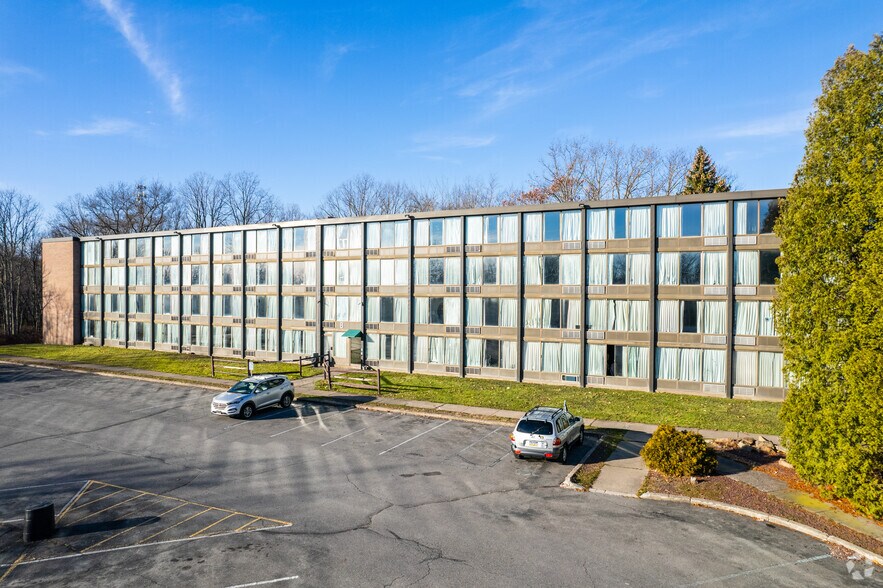 More Photos Of 35 Hospitality Way, Lake Harmony Hotel For Sale