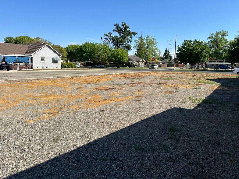 More Photos Of 1001 W Noble Ave, Visalia Specialty For Sale