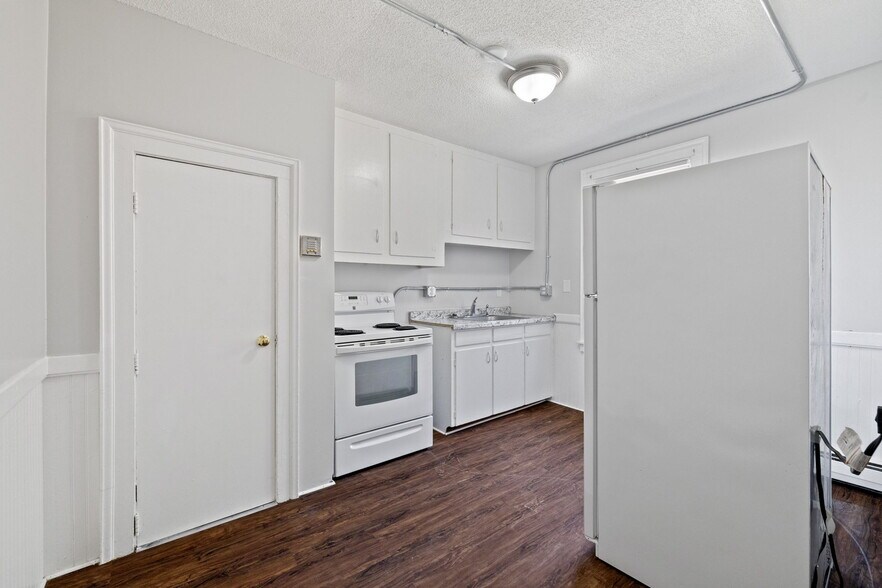 More Photos Of 524 Sunapee St, Newport Apartments For Sale