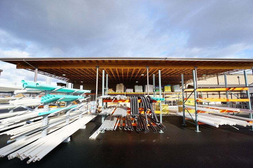 More Photos Of 104 Butterfield Rd, Yakima General Retail For Sale