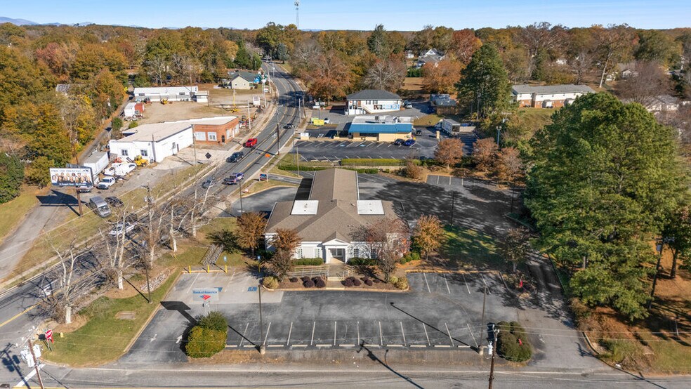 More Photos Of 79 S Main St, Inman General Retail For Sale