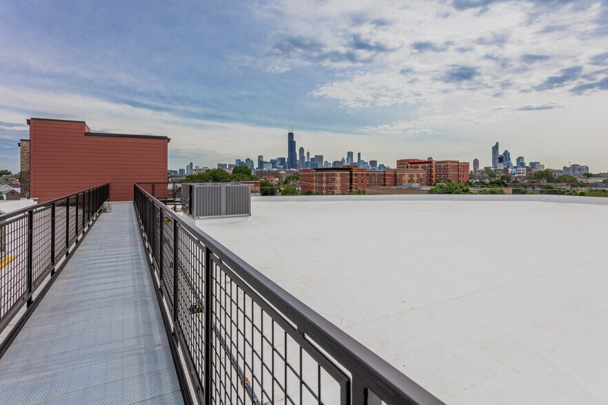 More Photos Of 2100 S Morgan St, Chicago Office For Lease