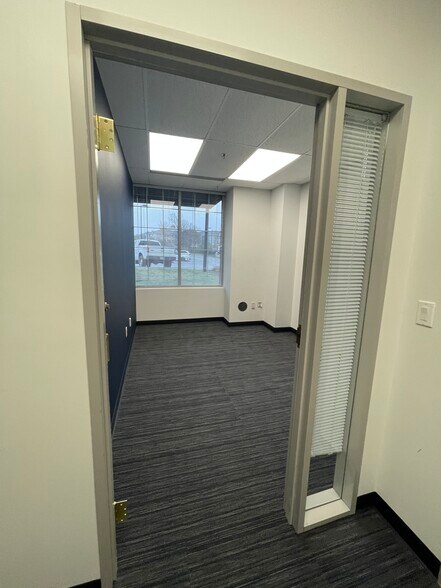 More Photos Of 50101 Governors Dr, Chapel Hill Office For Lease