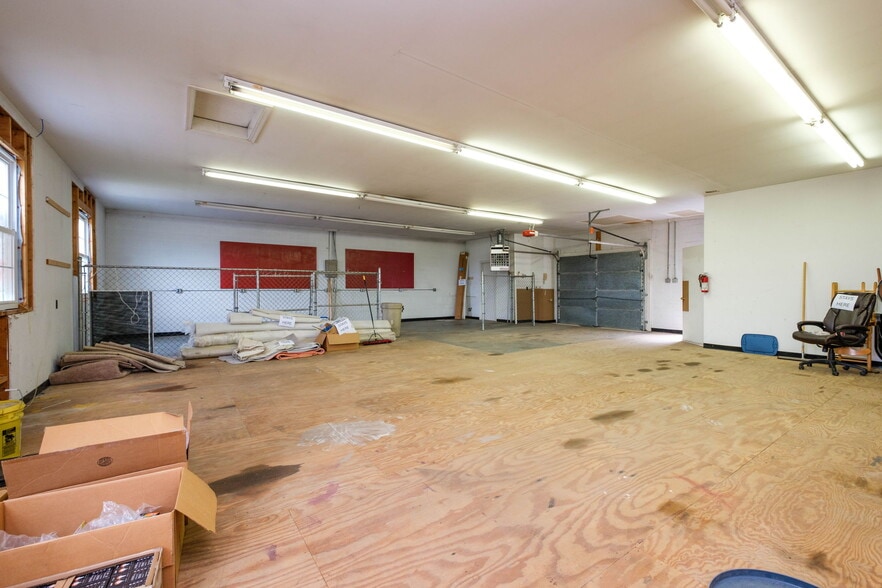 More Photos Of 902 Richmond Ave, Staunton General Retail For Sale