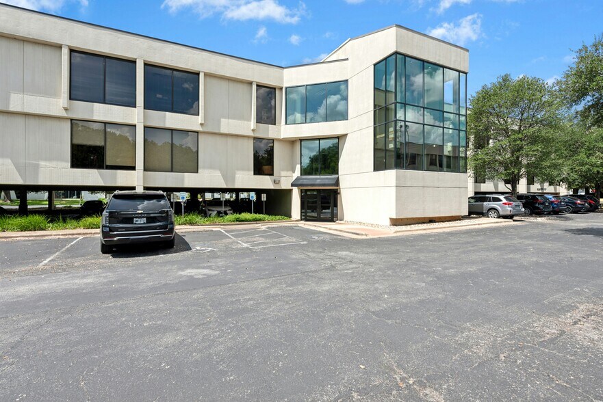 More Photos Of 3200 Steck Ave, Austin Office For Sale