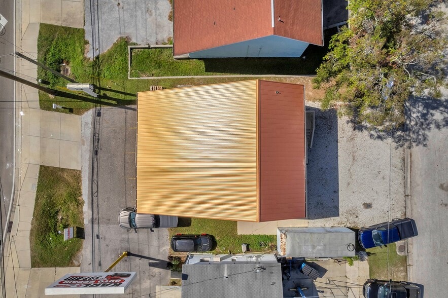 More Photos Of 7949 Ulmerton Rd, Largo Storefront For Sale