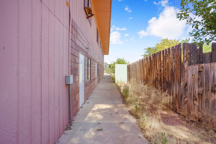 More Photos Of 140 Central St, Colorado City Office For Sale
