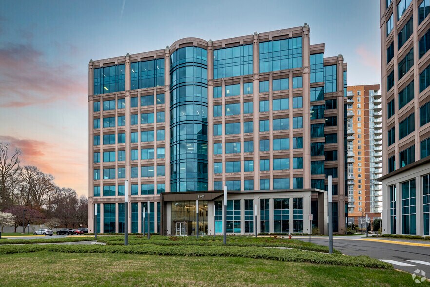 More Photos Of 8401 Greensboro Dr, McLean Office For Lease