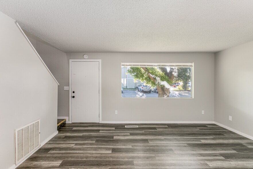 More Photos Of 6721 W Kennewick Ave, Kennewick Apartments For Sale