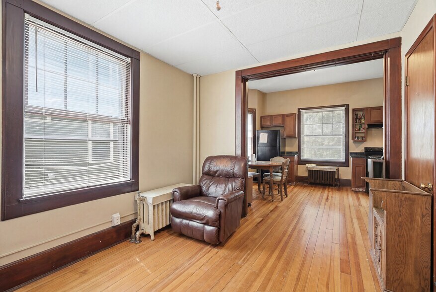 More Photos Of 389 Maple St, Saint Paul Apartments For Sale