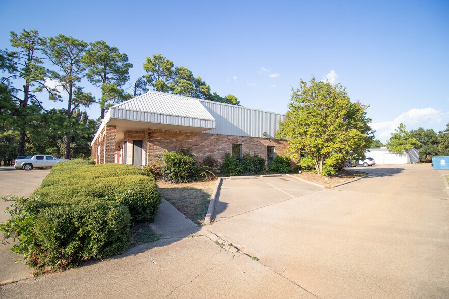 More Photos Of 1315 S Palestine St, Athens Daycare Center For Lease