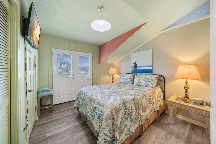 More Photos Of 973 N Harbor City Blvd, Melbourne Specialty For Sale