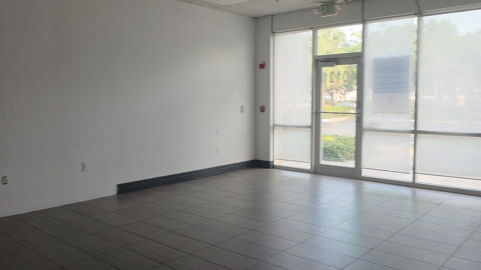 Primary Photo Of 10101-10181 W Commercial Blvd, Fort Lauderdale Unknown For Lease