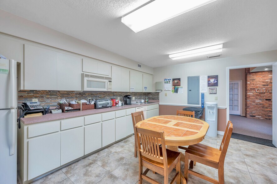 More Photos Of 8200 Seminole Blvd, Seminole Medical For Lease