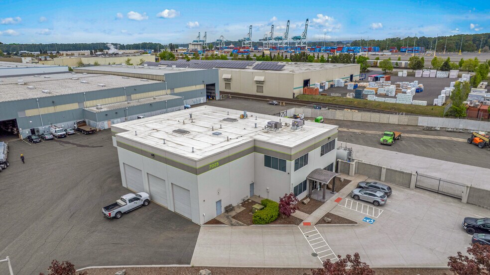 Primary Photo Of 7025 N Leadbetter Rd, Portland Service For Lease