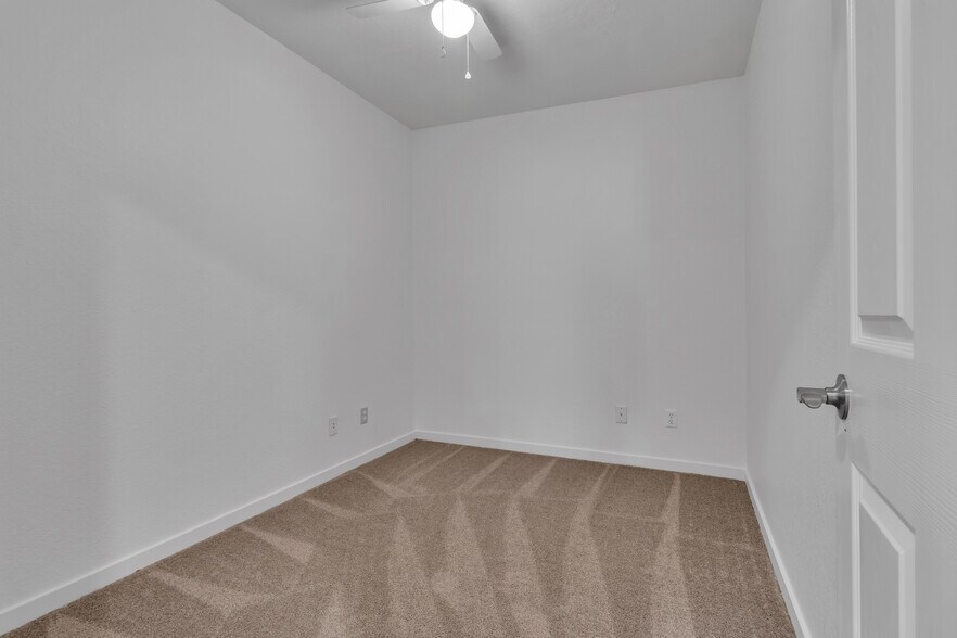 More Photos Of 1338 D St, Ramona Office For Sale