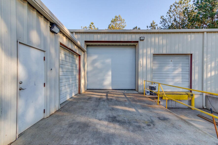 More Photos Of 3743 Old Flowery Branch Rd, Oakwood Warehouse For Lease