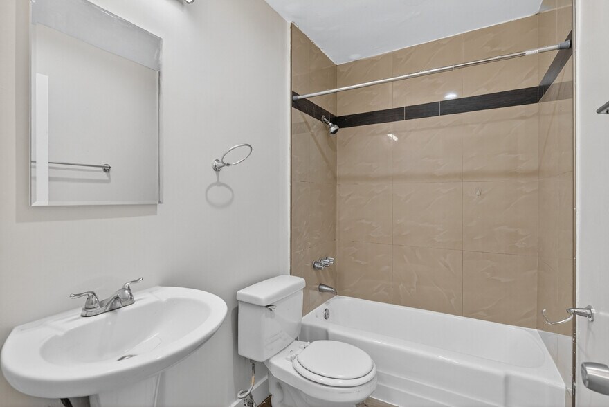 More Photos Of 1036 Saint Louis Ave, Long Beach Apartments For Sale