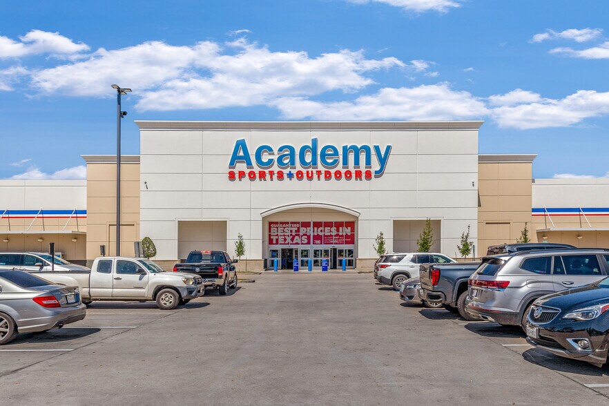 More Photos Of 7690-7736 W FM 1960, Houston Storefront For Lease