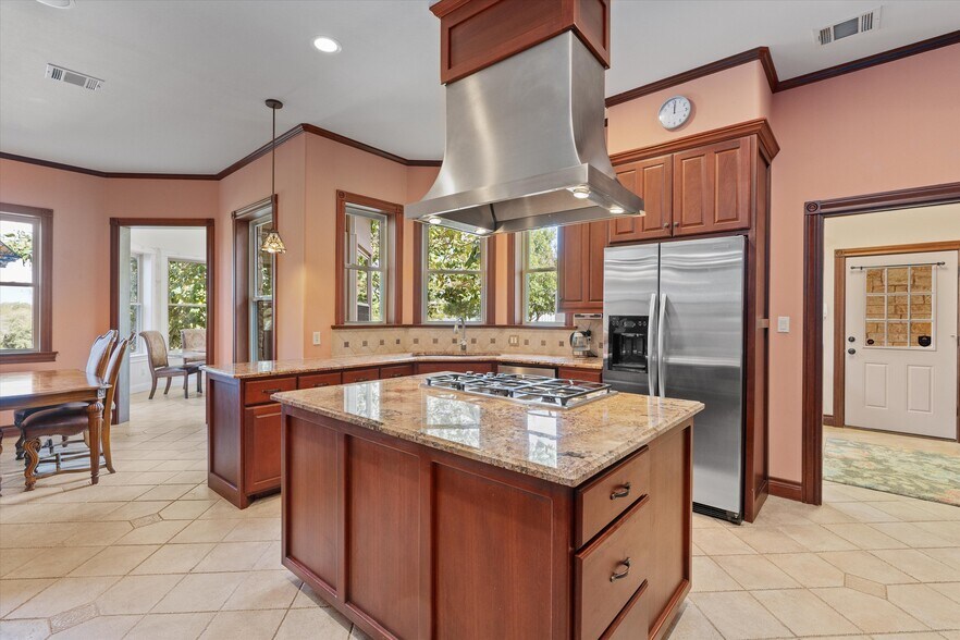 More Photos Of 1092 FM 3000, Elgin Specialty For Sale