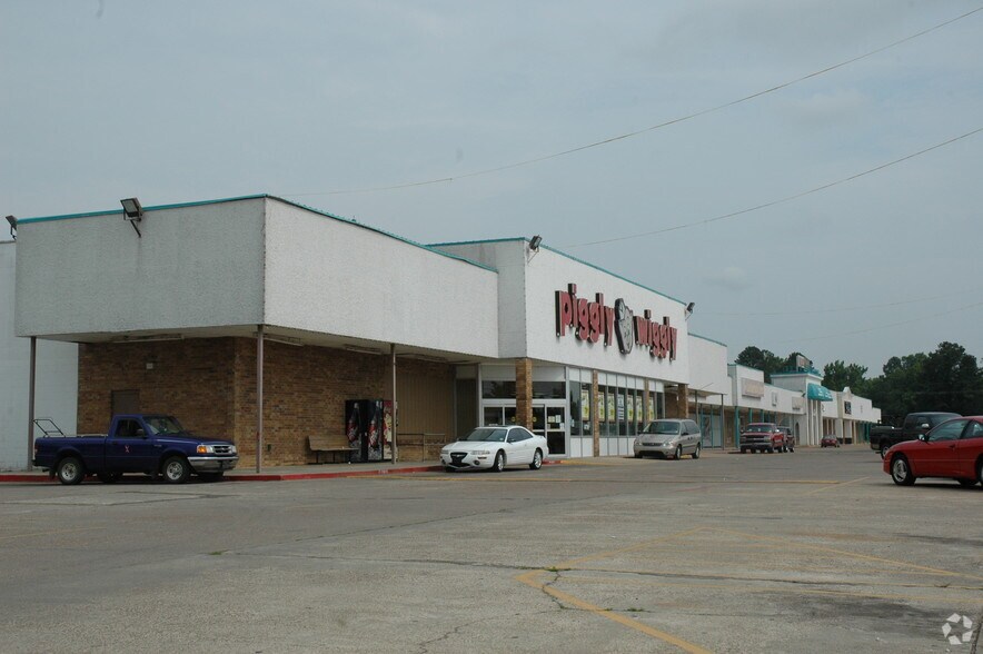 More Photos Of 501 S Main St, Springhill Unknown For Lease