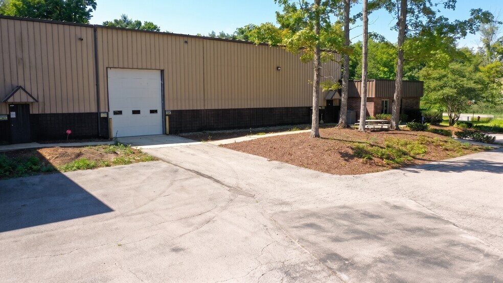 More Photos Of 343 Hughes Dr, Traverse City Manufacturing For Lease