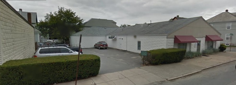 More Photos Of 30 Brigham St, New Bedford Medical For Lease