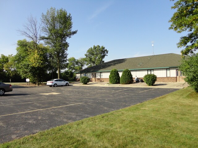 More Photos Of 820 Bridgeview N, Saginaw Office For Sale