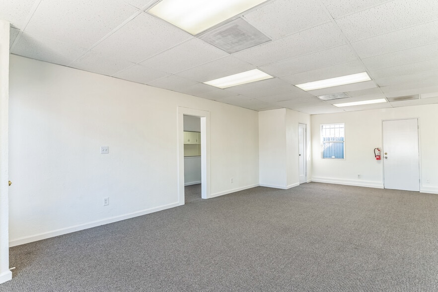 More Photos Of 641-643 El Cajon Blvd, El Cajon Storefront For Sale